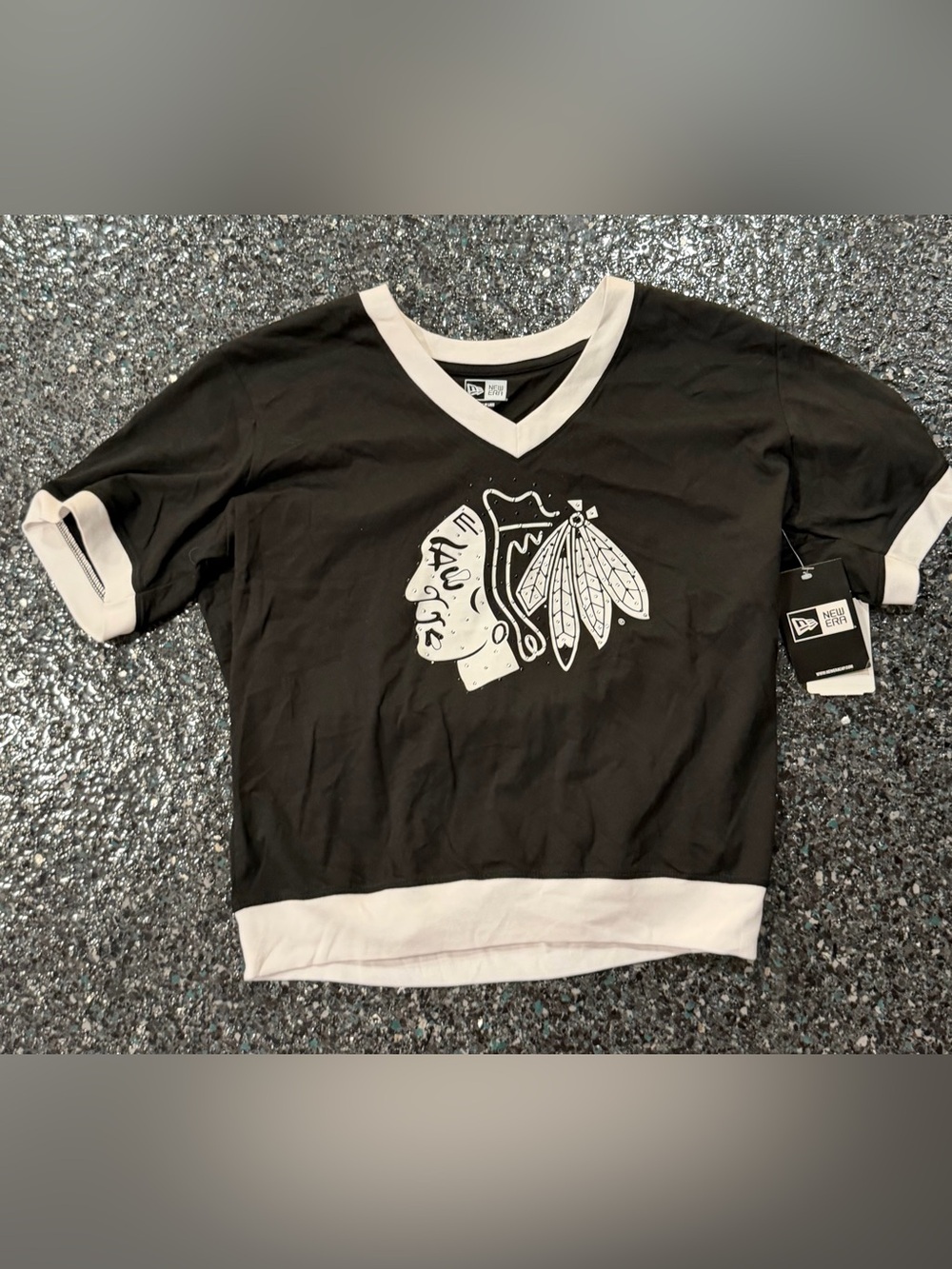 Women's New Era Black Chicago Blackhawks Game Day Rhinestuds T-Shirt XL NWT